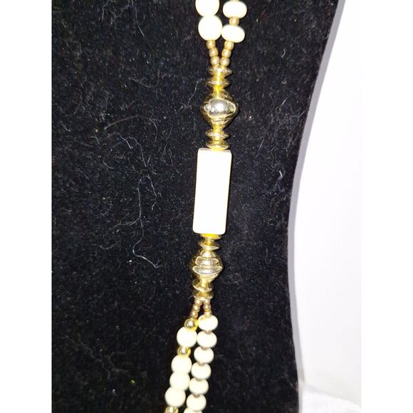 Acrylic Vintage Women's Necklace Classic Elegant Sophisticated Fashion Statement - Picture 2 of 11